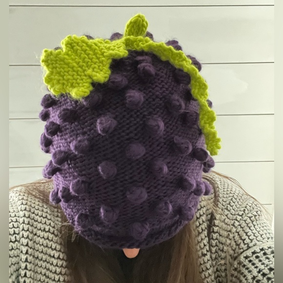 Urban Outfitters Cooperative Grape Beanie - Picture 6 of 8